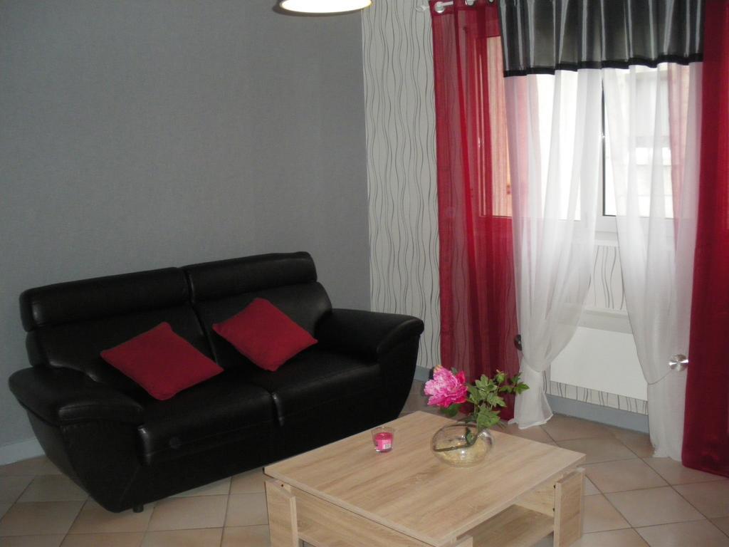 Au Pied De La Roche Apartment Exterior photo